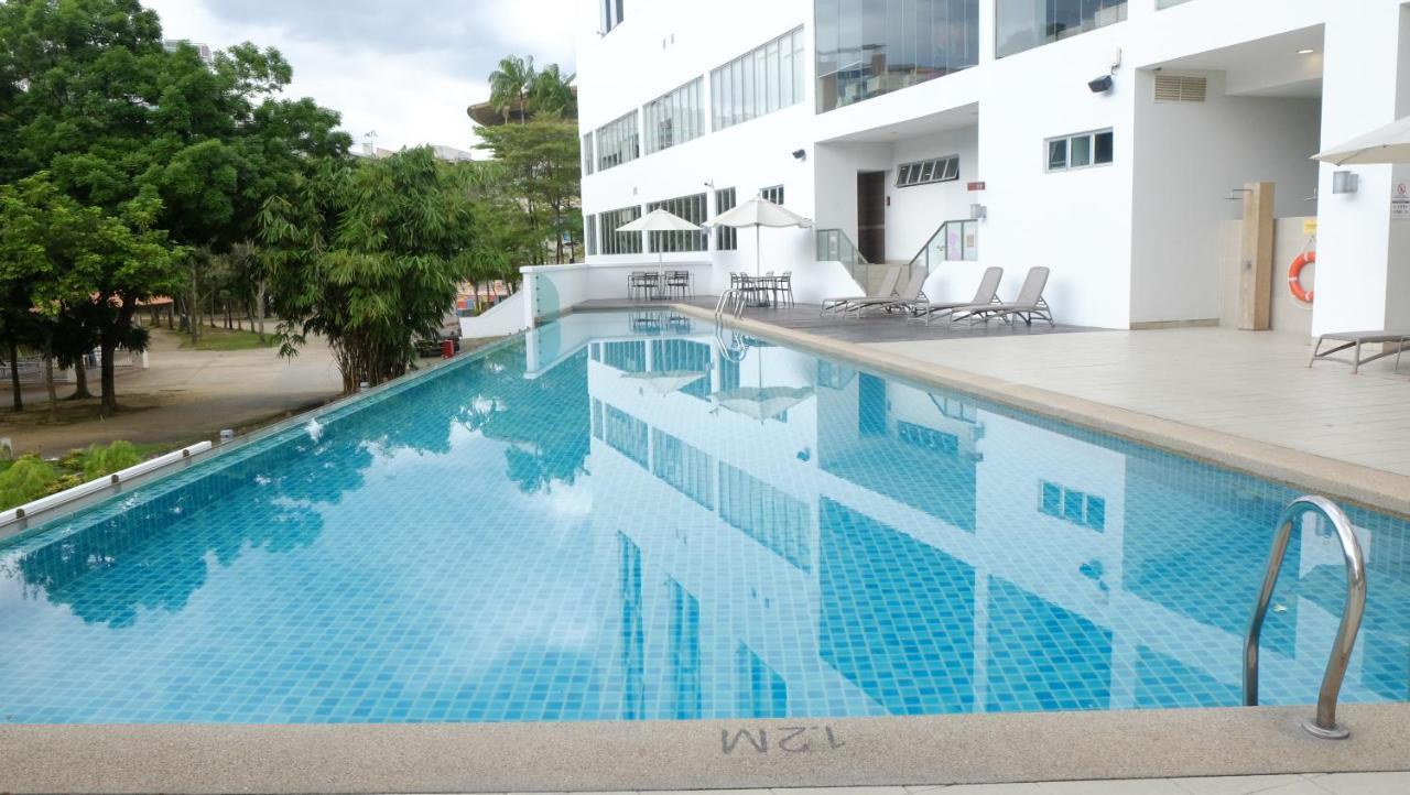 The Everly Hotel 4*