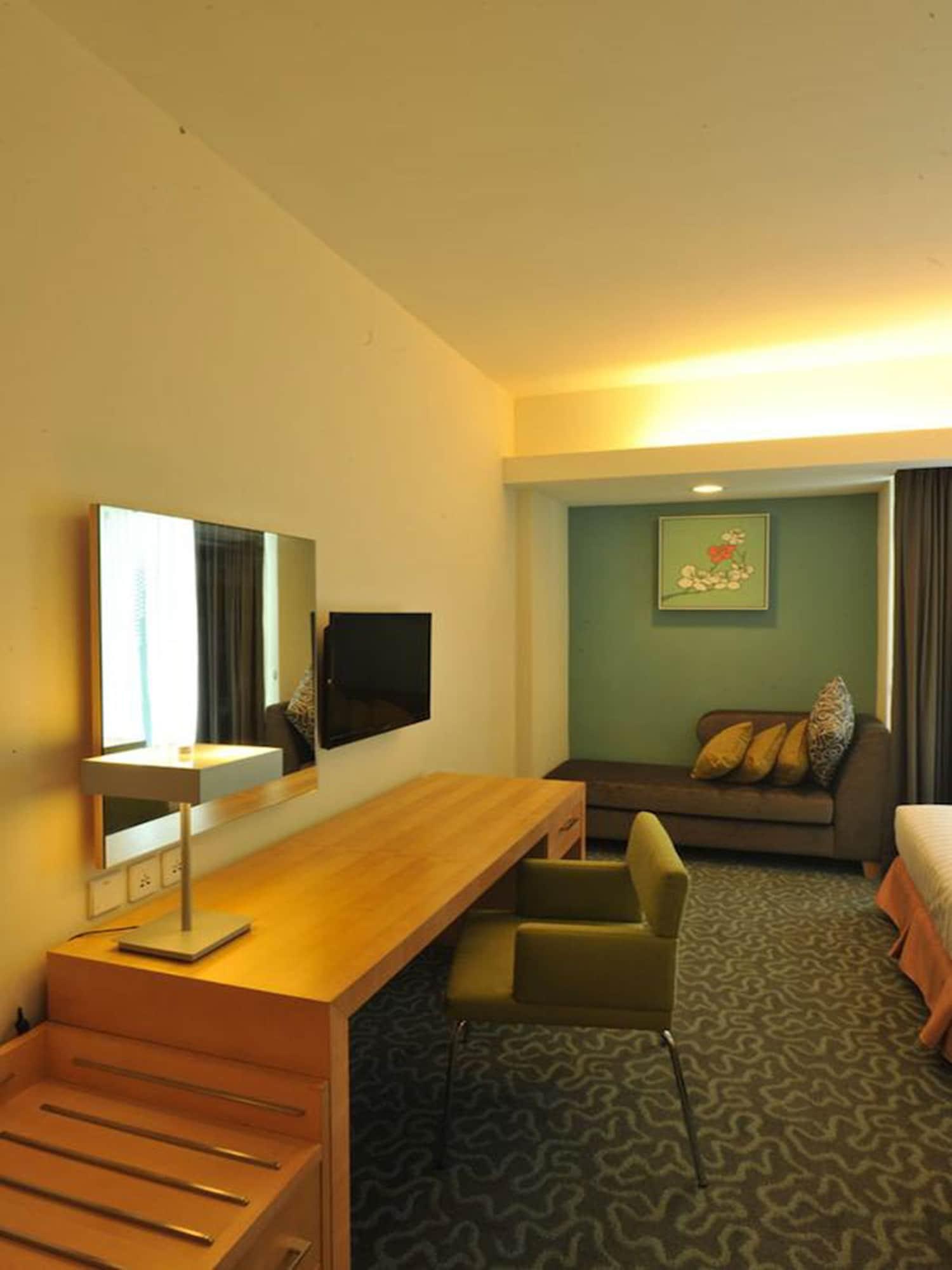 The Everly Hotel
