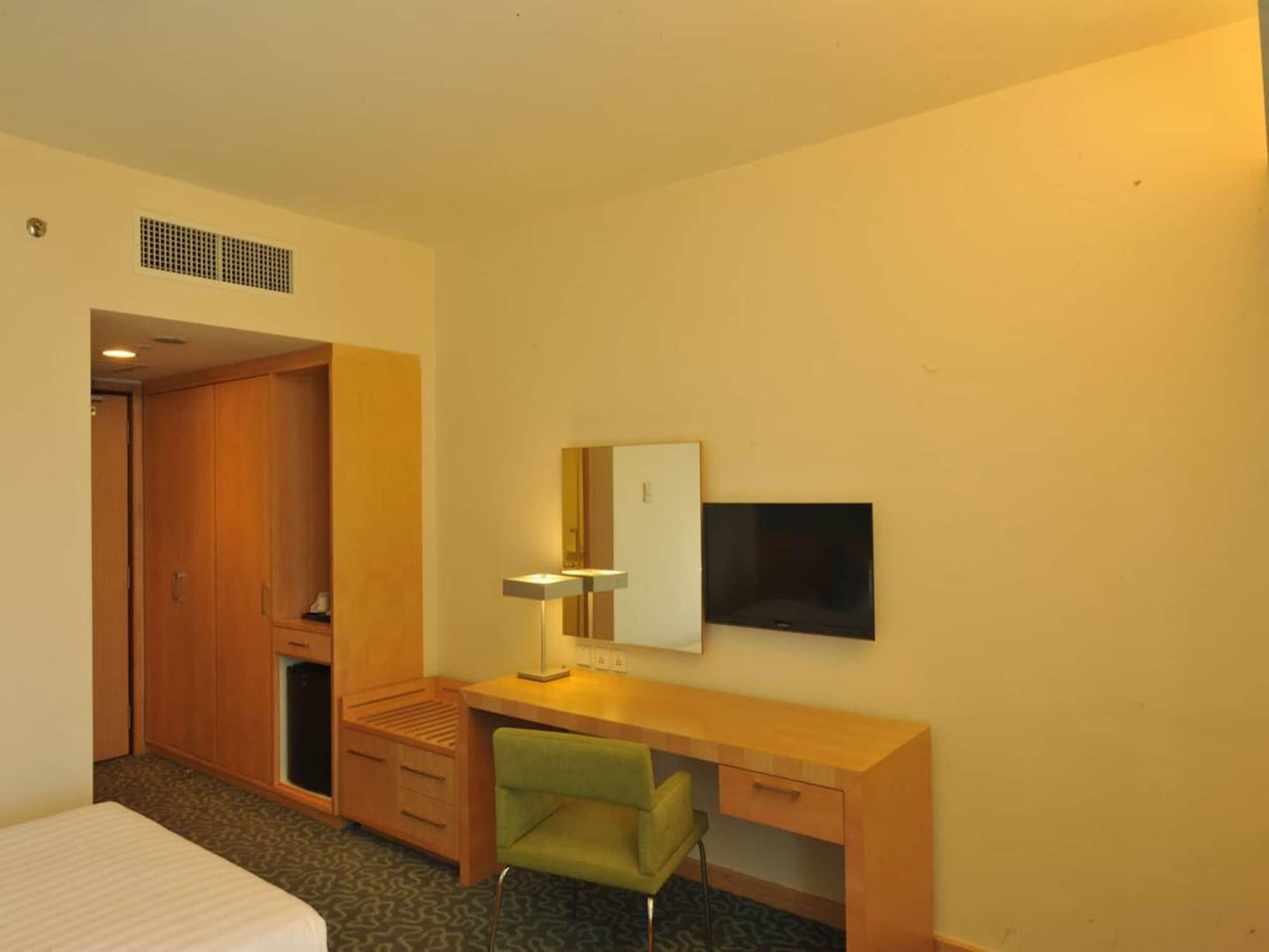 The Everly Hotel