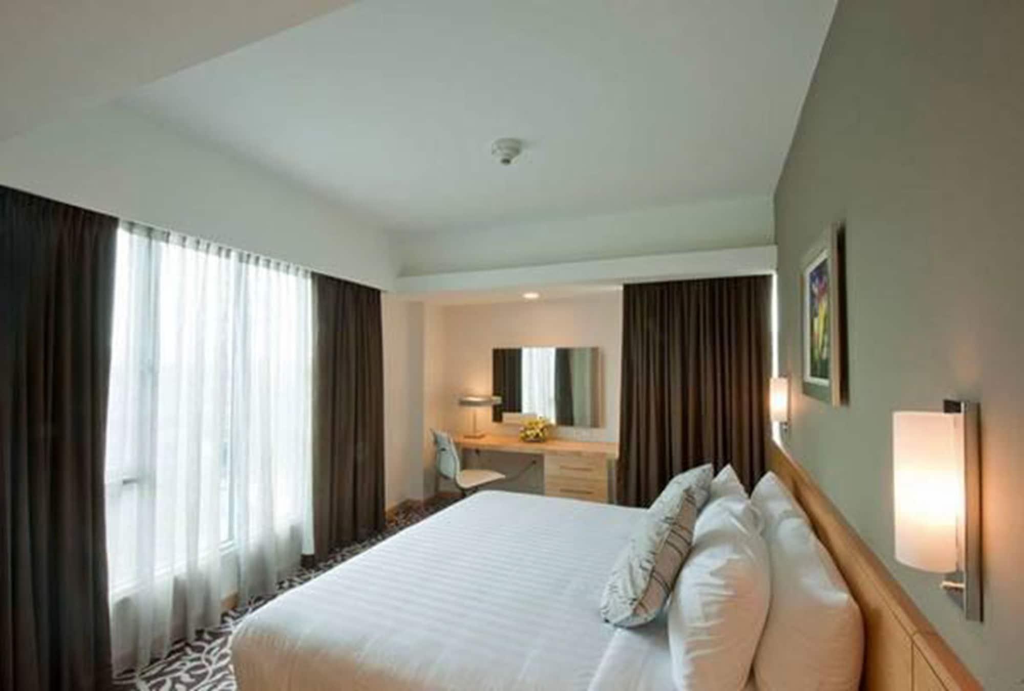 The Everly 4*